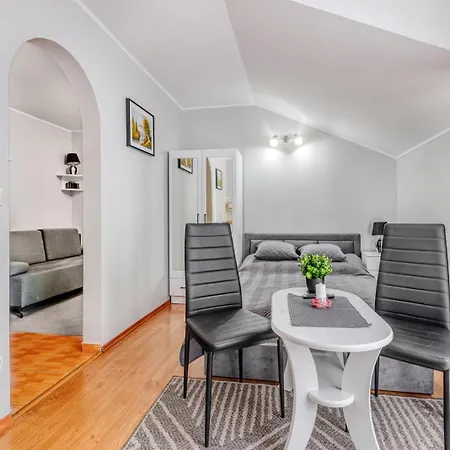 Piotr Ubytování v soukromí *